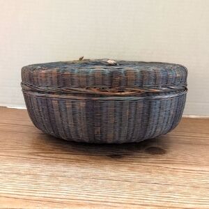 Vintage Woven Wood Round Chinese Brides Sewing Basket with Lid